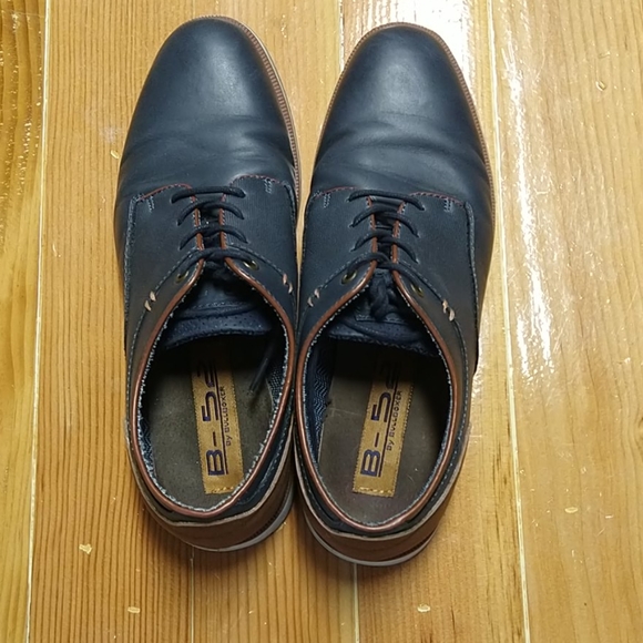 Bullboxer Shoes | B-52 Bullboxer 7M Navy Blue Oxford Shoes - | Color: Blue/Tan | Size: 7.5 | Sarahbrett772's Closet